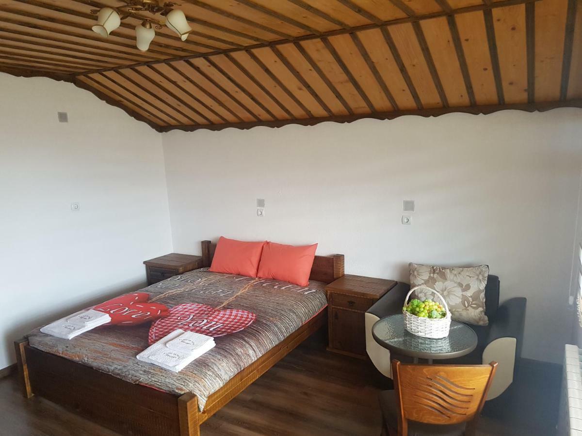 Къщи За Гости Башеви Sarnitsa Extérieur photo
